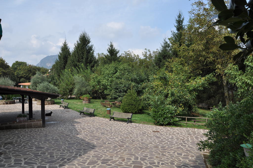 Agriturismo Ricciardelli Villa Contrada  Exterior foto